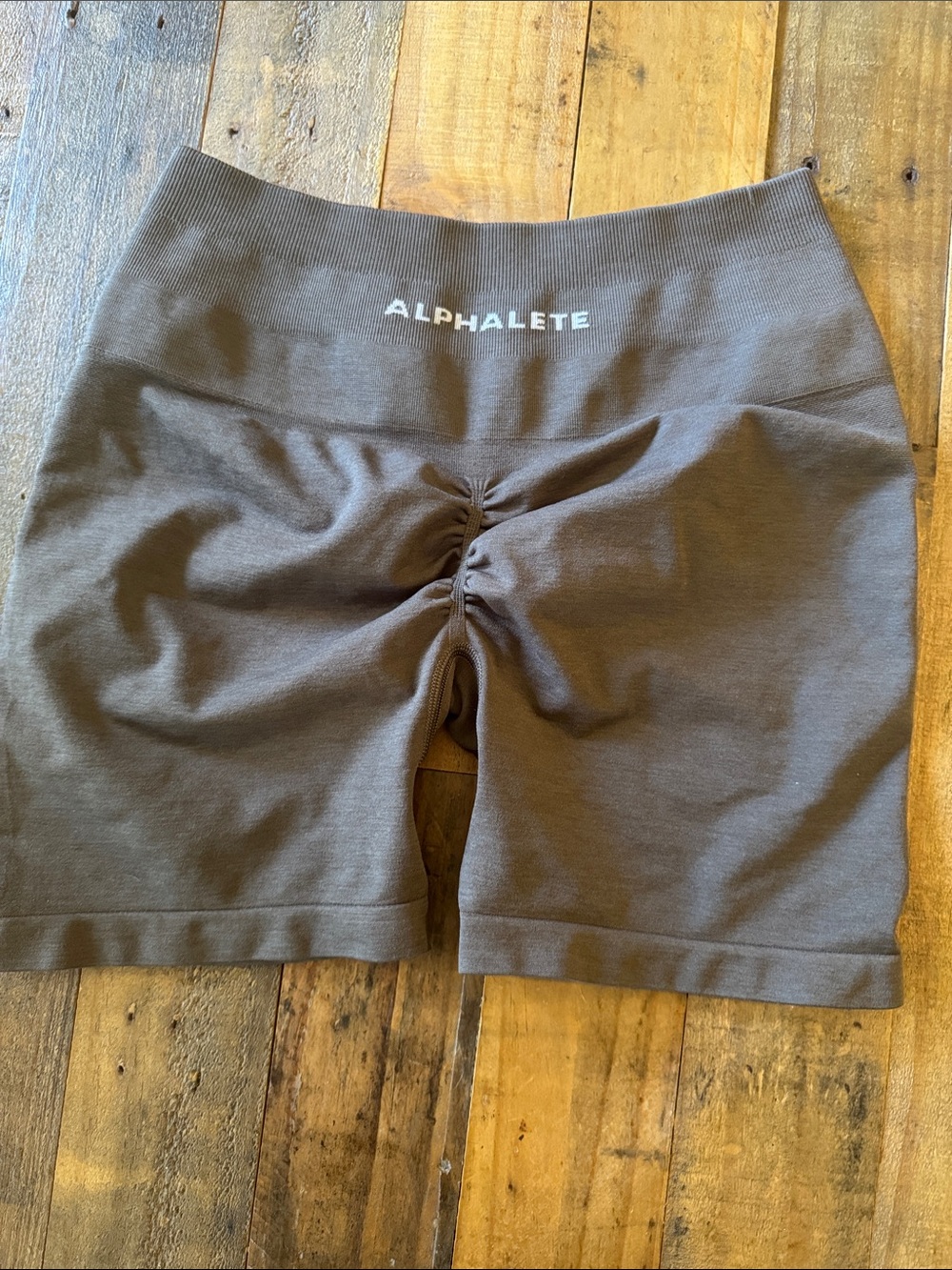 Alphalete Brown Ruched High-Waist Bike Shorts brand new